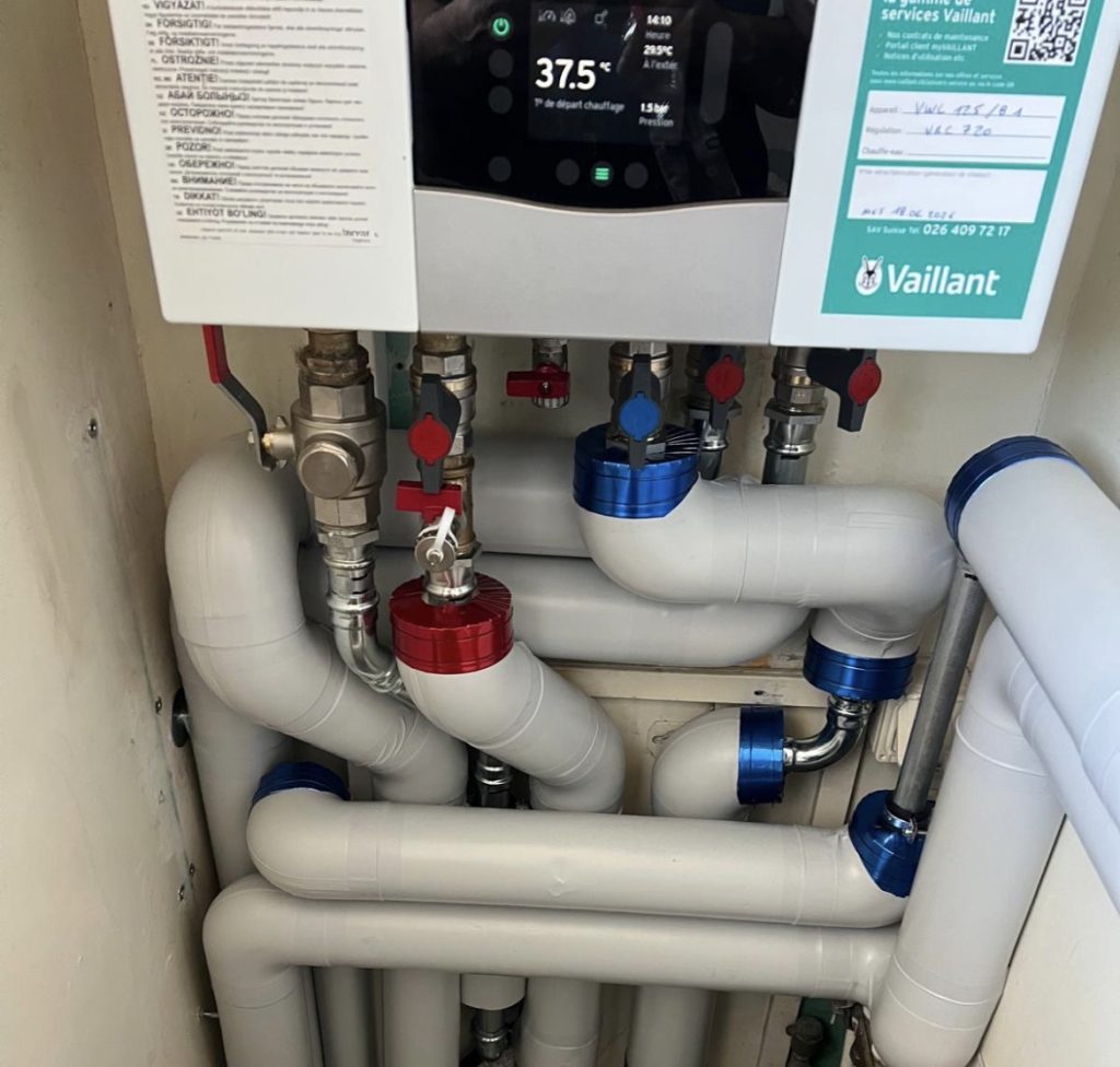 Finition des locaux et isolation des tubes de chauffage